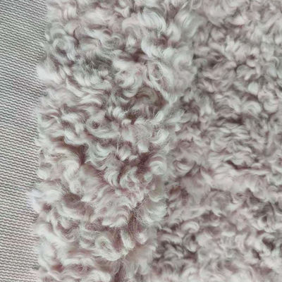 Anti-statische Gewebe Gewirkte Fälschungen aus Pelzgewebe Gewirkte Damenbekleidung mit 100% Polyester