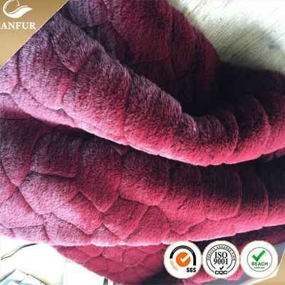 Einzelhandel mit Gewirktem Kunstfell mit Polyester- / Acrylfrontmaterial