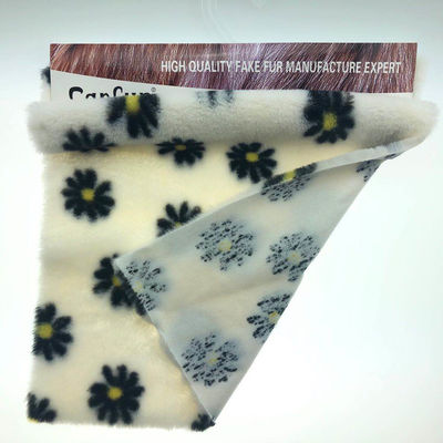 100% Polyester Weich Jacquard Muster Druck Kaninchen Pelzmantel für anspruchsvolle Anziehungskraft
