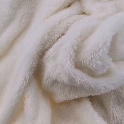 Großbritannien Markt 58/60" Breite Weißes Polyester Pelzgewebe mit 96F Dichte