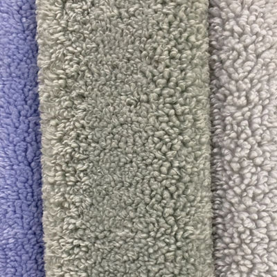 Vielseitiges 100% Polyester künstliches langes lockiges Pelzgewebe für Kleidungsstücke jeder Farbe