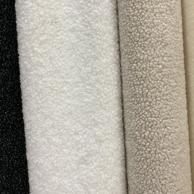 Vielseitiges 100% Polyester künstliches langes lockiges Pelzgewebe für Kleidungsstücke jeder Farbe