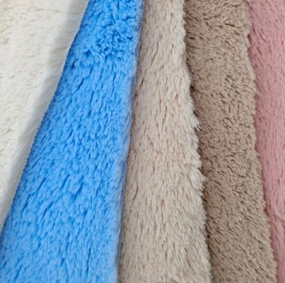 Mittleres Gewicht 260GSM Gewirktes einfaches PV-Plüschgewebe zur Herstellung von Spielzeug- und Bekleidungsverkleidungen