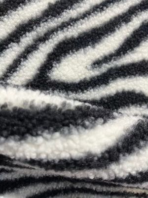 100% Polyester Teddy Stoff für kundenspezifische warme gestrickte gedruckte Teddy Bär Fleece Coat Toy