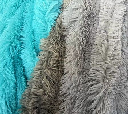 Gewirktes PV-Plüsch-Spielzeug mit 100% Polyester-Hintergrundmaterial und langlebiger Textur