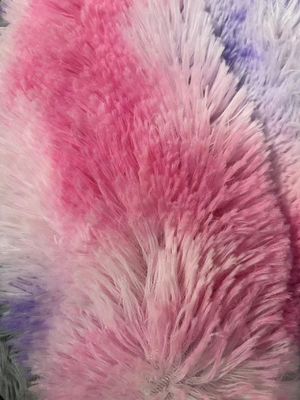 100% Polyester, speziell gefärbt, gestricktes PV-Plüsch-Spielzeuggewebe mit Plüsch-Muster und langem Stapel