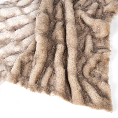 Luxuriöser Streifen-Stil 100% Polyester Elastisch Falsches Kaninchenfell für Heimtextilien