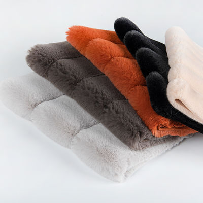 100% Polyester Kaninchen Falschfell Stoff für Wintermantel Weiches Pinselmuster Tricot gestrickt