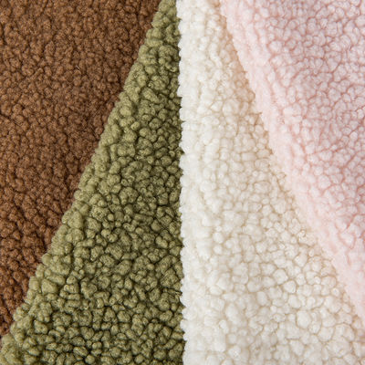 Modisches Plüschgewebe 300gm Probe kostenlos für 100% recyceltes Polyester Sherpa Teddy Gewebe
