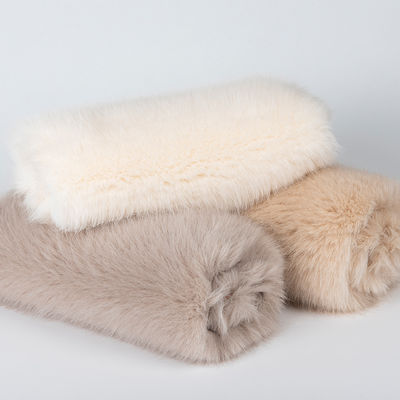 Weiches 100% Polyester aus falschem Kaninchenfell für Ponchos und Pullovers