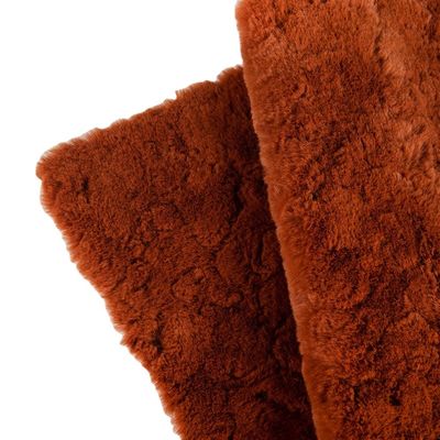 Teppich aus Kaninchenfell mit gestaltendem Muster, Breite 58/60" Strickwebe