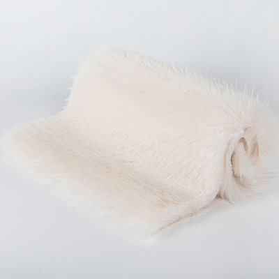 Gewässerte Farben 100% Polyester Falschfellgewebe für Damenkleidung Hohe Dichte