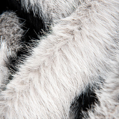 Ladies Long Pile Vest aus Falschfell mit Streifendruck und Plush in Weft Suede