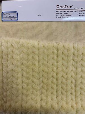 Kurzes Pelzgewebe Weiches Falsches Pelz für den Mantel Spielzeug Garne Zählung Kontaktlänge 60cm Farbe Grau