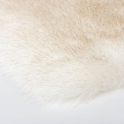 100% Polyester Gewebe Gewirkt Weiches Falsches Fell mit hohem Gewicht und langem Haarhaufen